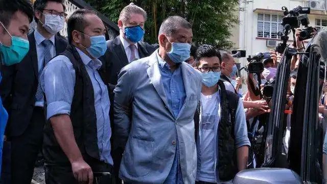 终遭“斩首”！乱港头目黎智英被逮捕，起底前世今生！