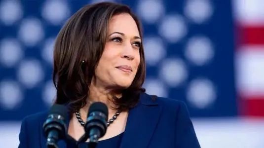 这个女人令特朗普恐惧，令印度人集体高潮，但却是中国的机会！