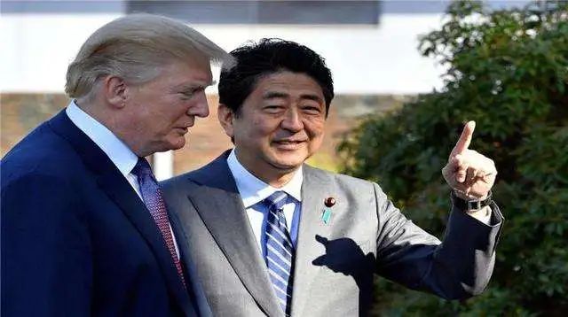为了在日本部署中程导弹对付中国，美国卖起了狗皮膏药！