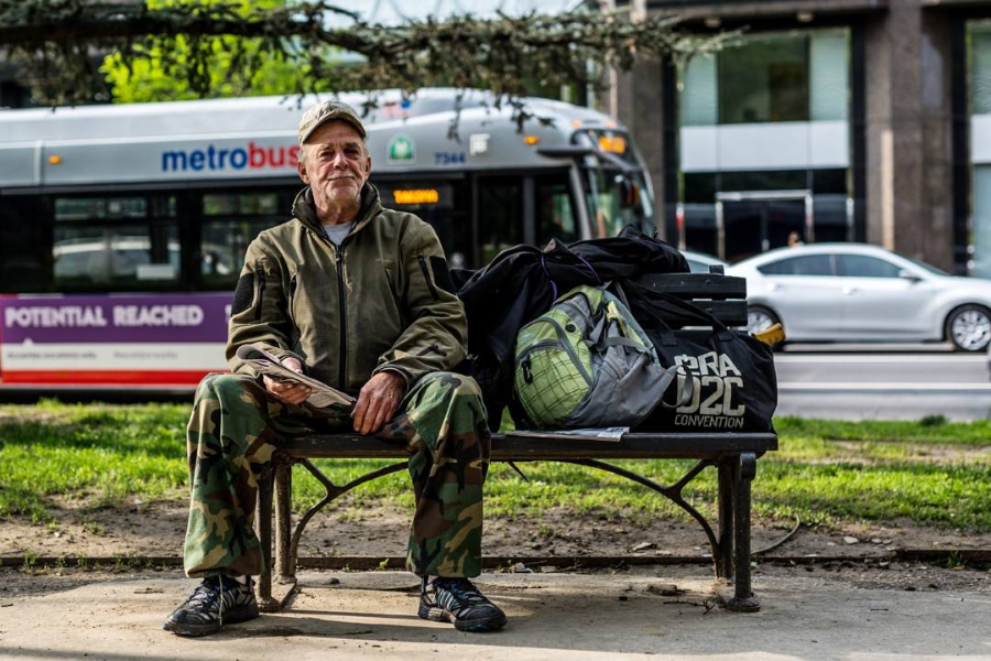 美国55万流浪汉：从中产到破产，只需要一张信用卡！