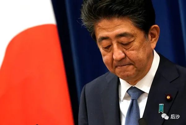 安倍晋三的背影，给日本留下一道长长的阴影！