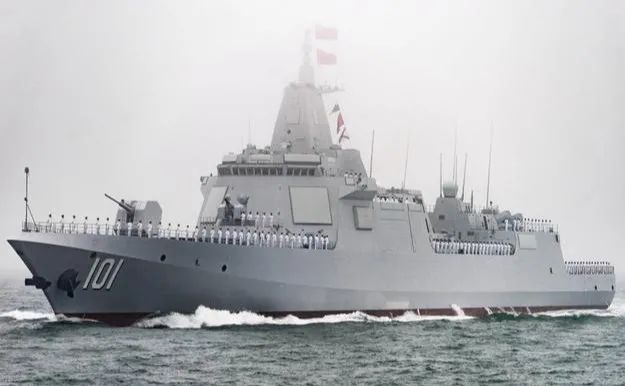 055驱逐舰装反舰弹道导弹，不但可打航母，也可以打陆地目标！