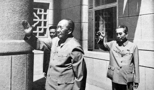 毛泽东不是一个人，而是一支队伍！
