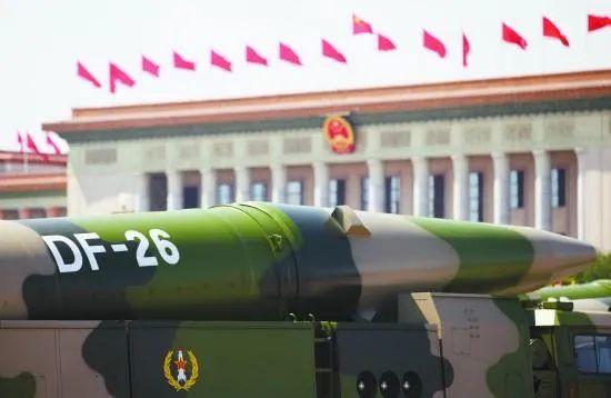 解放军东风-26B亮剑后，美国“超级航母”要凉？