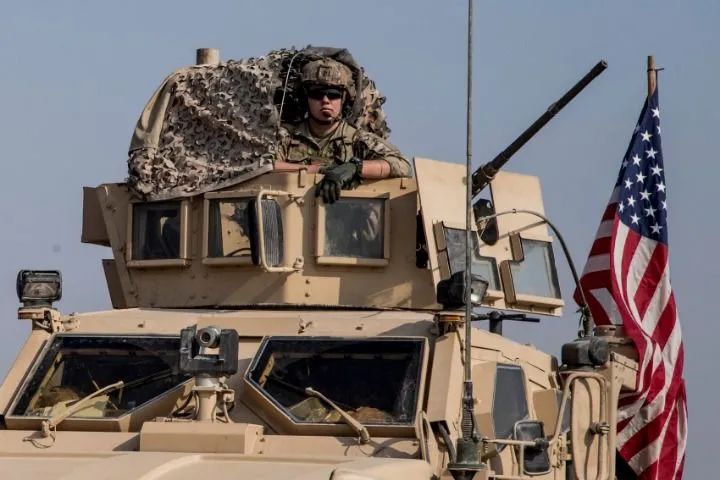 美军赖在叙利亚，可不只为“偷油”……