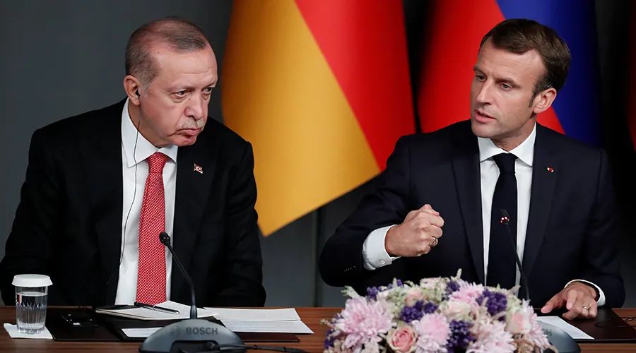 以前是“脑死亡”现在是“精神有问题”，埃尔多安和马克龙有什么过节？