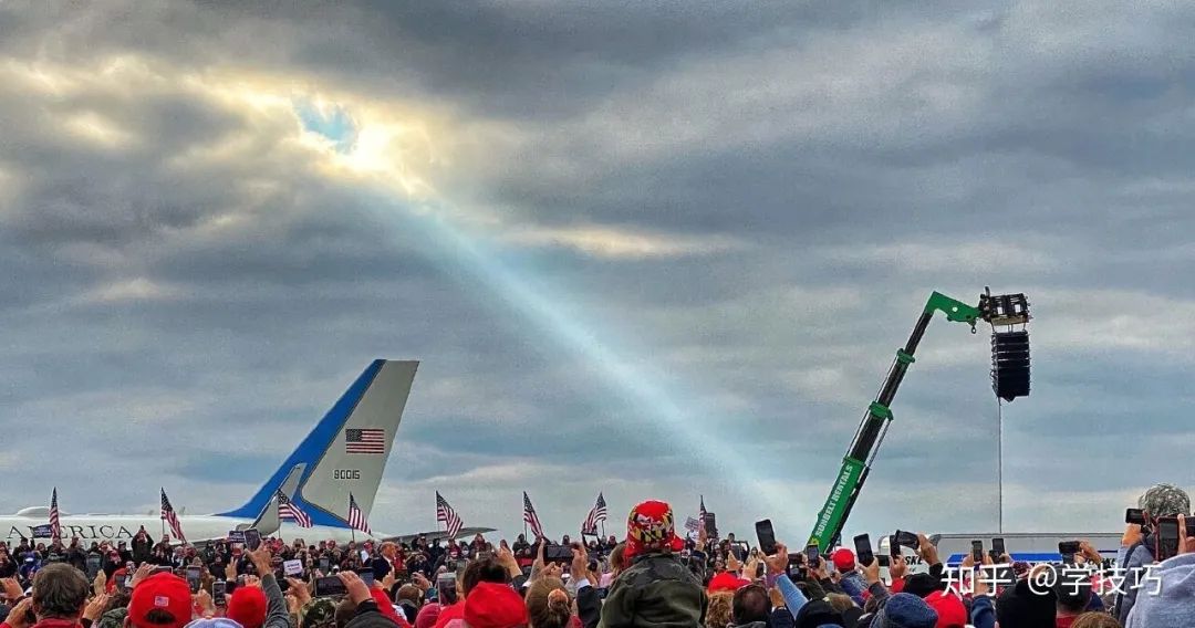 特朗普疯狂打脸民调，不管谁当总统美国都输了！