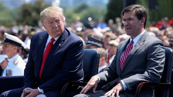 特朗普为何解雇防长埃斯珀？