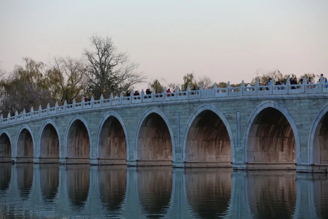 “澳娇”闹剧的背后是东西方长期的较量！