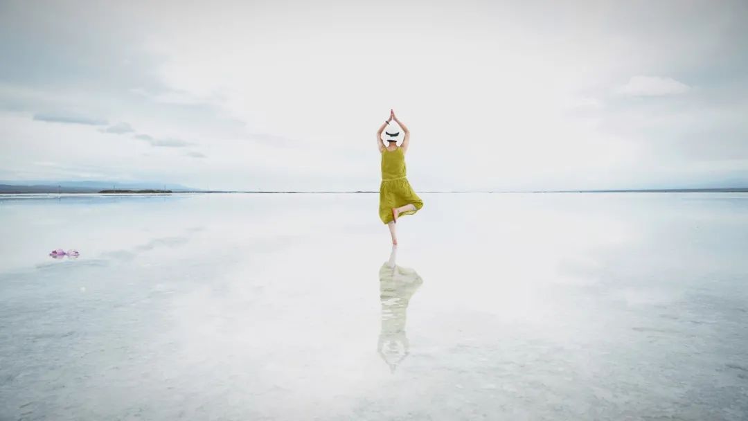 别人尊重你，不是因为你优秀！