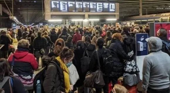 谁来拯救英国？谁来拯救欧洲？谁来拯救西方世界？