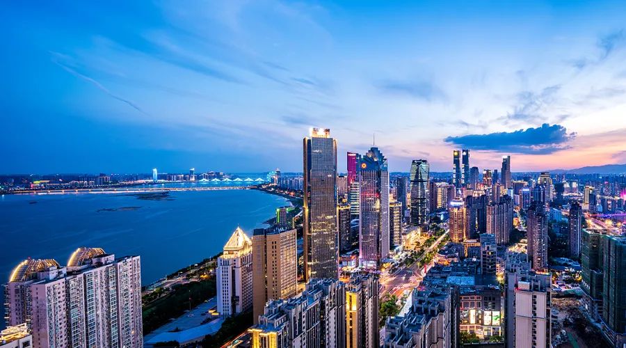 2021开局之变！中国城市竞争释放三大信号！