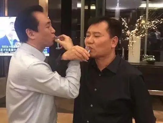 美债利率与苏宁恒大！