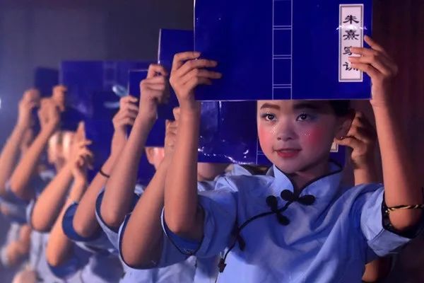 不能乱世治国，这位大学霸回家治学，影响中外一千年！