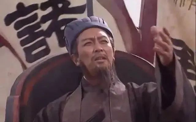 诸葛亮与抑制豪强！