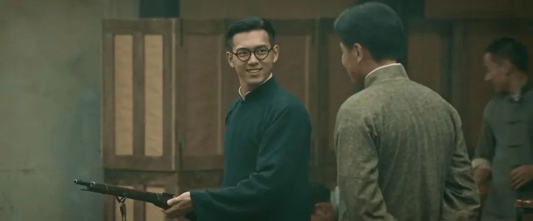 毛泽东是罗荣桓追了一辈子的光！