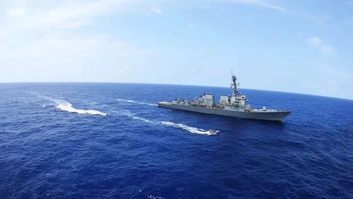 一边是情报部门编造罗织谎言，一边是准备大规模战争，美国这是要干什么？