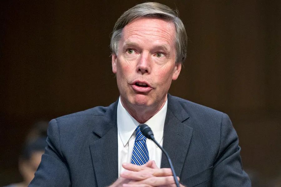 横跨里根、布什、克林顿、小布什政府的“四朝元老”！拜登提名的驻华大使，究竟何许人也？