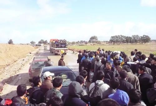 美国撤侨的真相：护照变废纸，大使当炮灰！