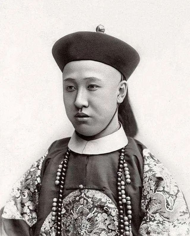 新时代不欢迎旧文人！