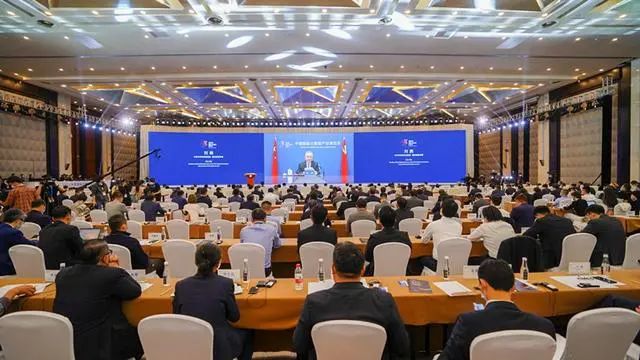 左手开放右手反垄断，为何互联互通应当谨慎推进？