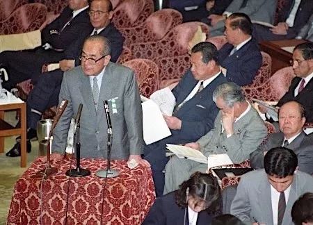 懂了德国为什么没被广场协议搞死，就明白了为啥我国要搞共同富裕！