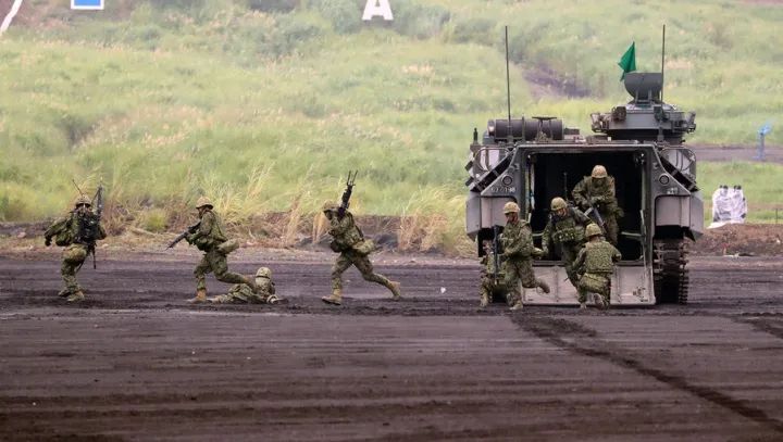 日本搞“28年来最大军演”，想干啥？