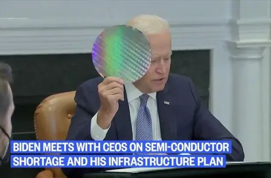 这一次，美国人把刀架在了干儿子的脖子上！