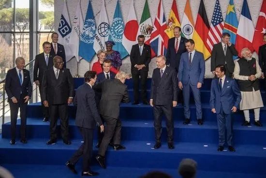 抱着台海这个火药桶，美国将失去左膀右臂！