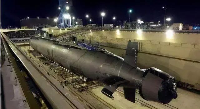 美国突然公布，真正的断崖式下跌！