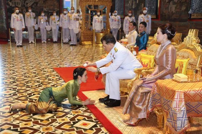 牛到没朋友的泰王，难道好日子到头了？