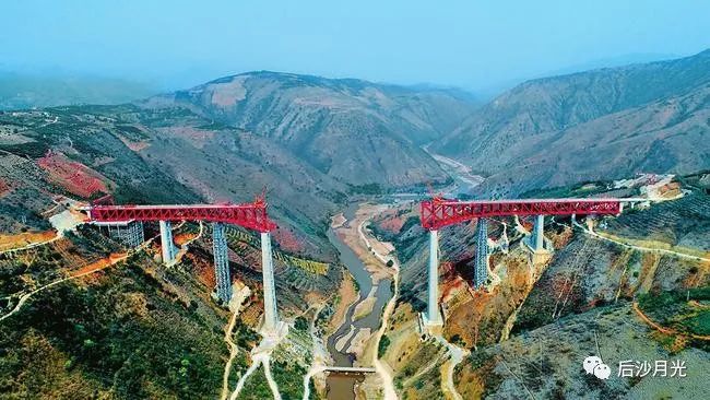 中老铁路通车，美国为何又成“柠檬精”？