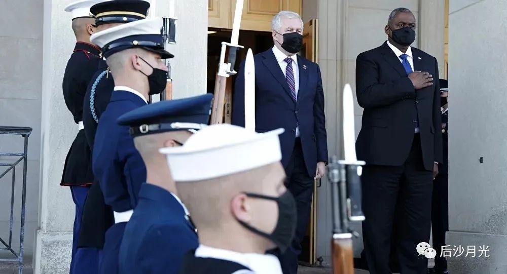 美国亲封的“民主小灯塔”，要为美国肝脑涂地？