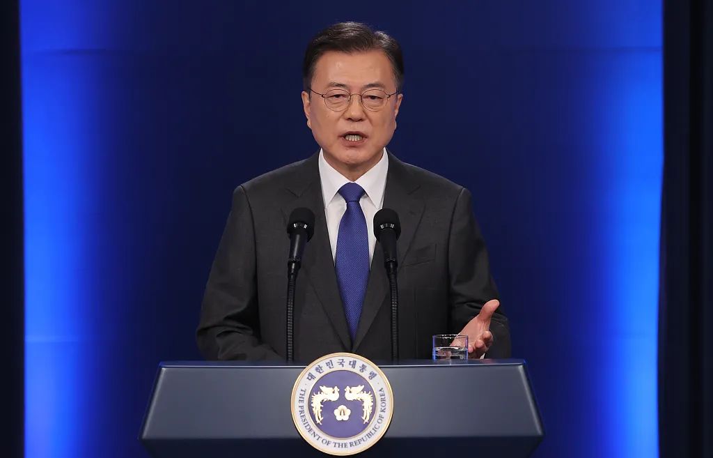 从文在寅特赦朴槿惠，看中建八局点外卖欠2万餐费！