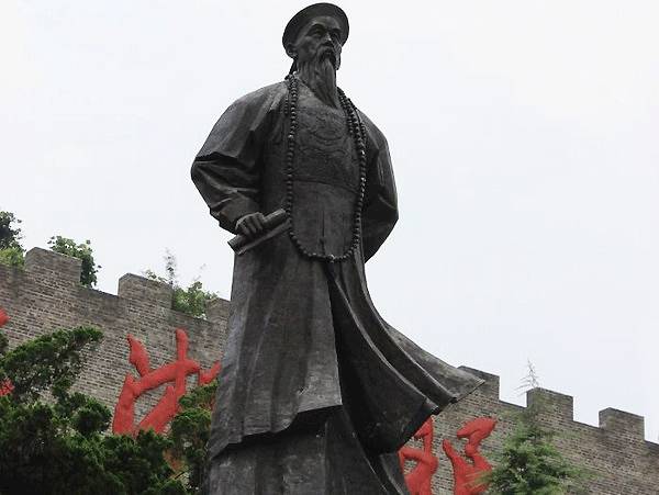 立业不读曾国藩，阅尽诗书也枉然！