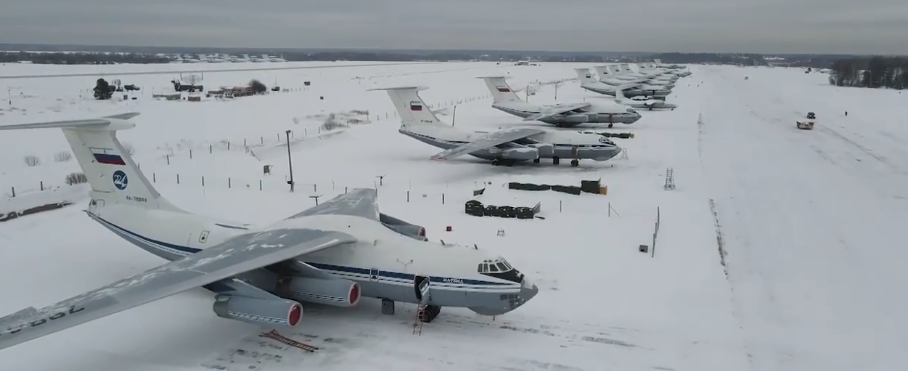 俄罗斯：锦衣夜行！