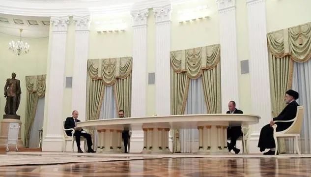 伊朗总统处女秀给了莫斯科，普京笑了！