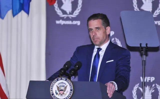 普京揭拜登之子资助乌克兰生物实验室！拜登立即表示：“不能再让这个人掌权了！”