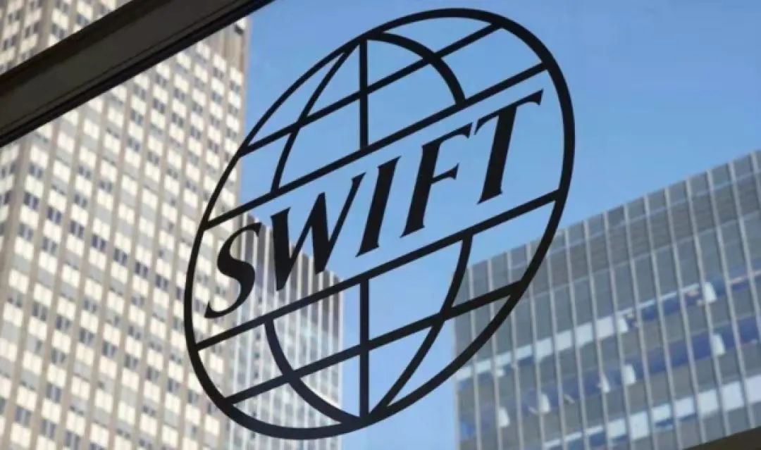 如果美国对中国发动金融核战，中国将如何反击？