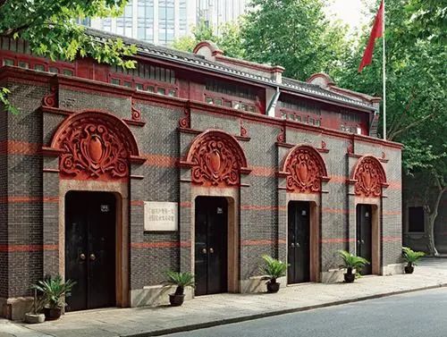 上海，“红与白”的斗争！