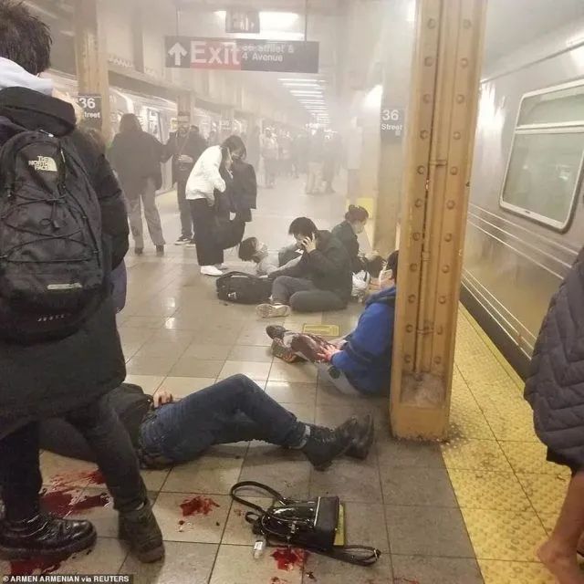 恶之花盛开的纽约地铁！