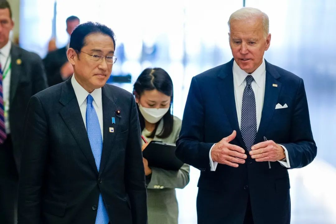 此刻，东京的空气弥漫着异样味道……