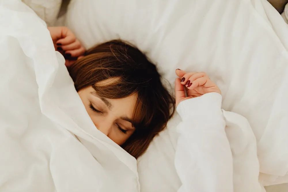 拒绝拖延、熬夜、爱幻想：高度自律的人生怎么养成？