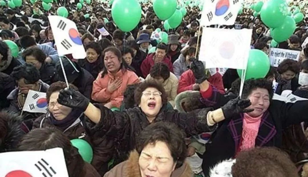 殖民地，是站不起来的！