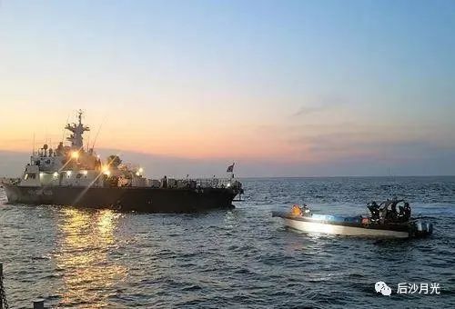 韩国扣押中国渔民快艇，98年美国是如何修理它的？