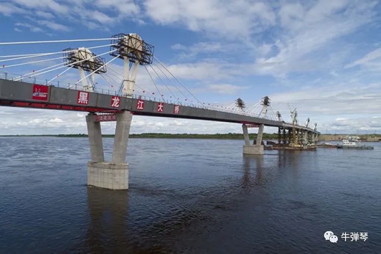 与普京的这通电话，这八个字很关键！