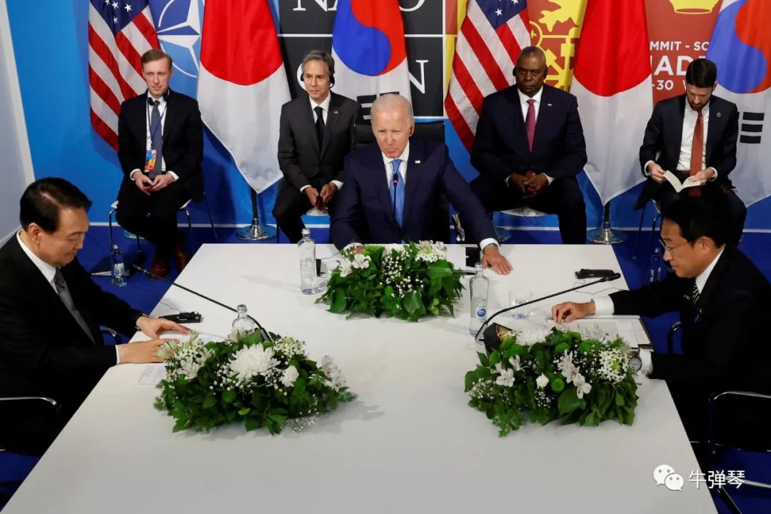 尴尬的四分钟，日韩果然这样面对面了！