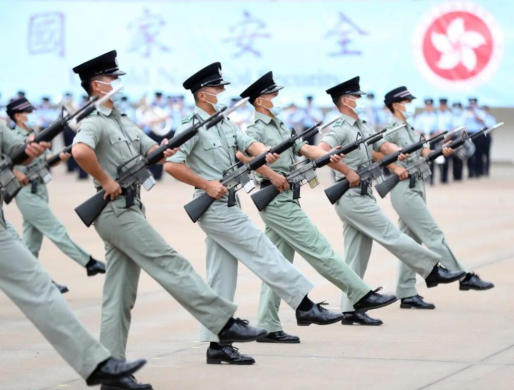 没有sir，只有警察同志！
