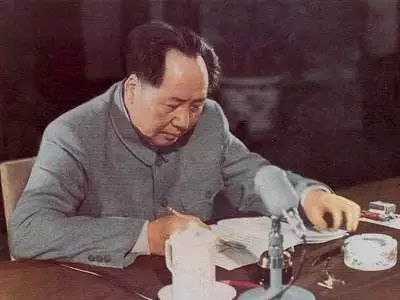 共产主义者与共产党员！