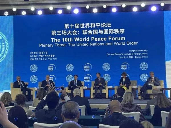 北京开了一场会，他一人舌战美英法三国驻华大使，现场火爆！